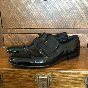 Salvatore Ferragamo black shoes w/dust bags